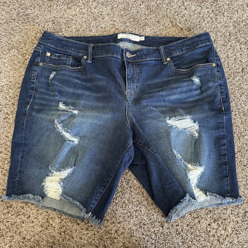 Torrid Denim Shorts Women's Size 22 Distressed Jeans First At Fit